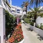 Beachside Apartment In Center Of Marbella
