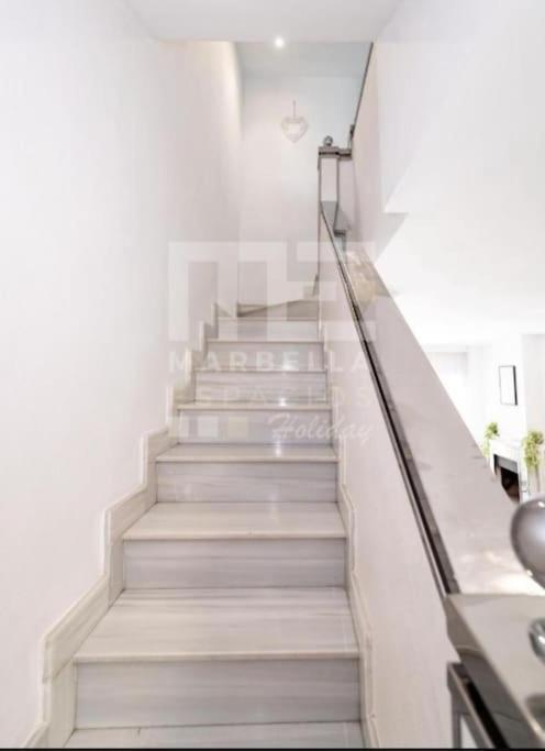 Beachside Apartment In Center Of Marbella Apartment *