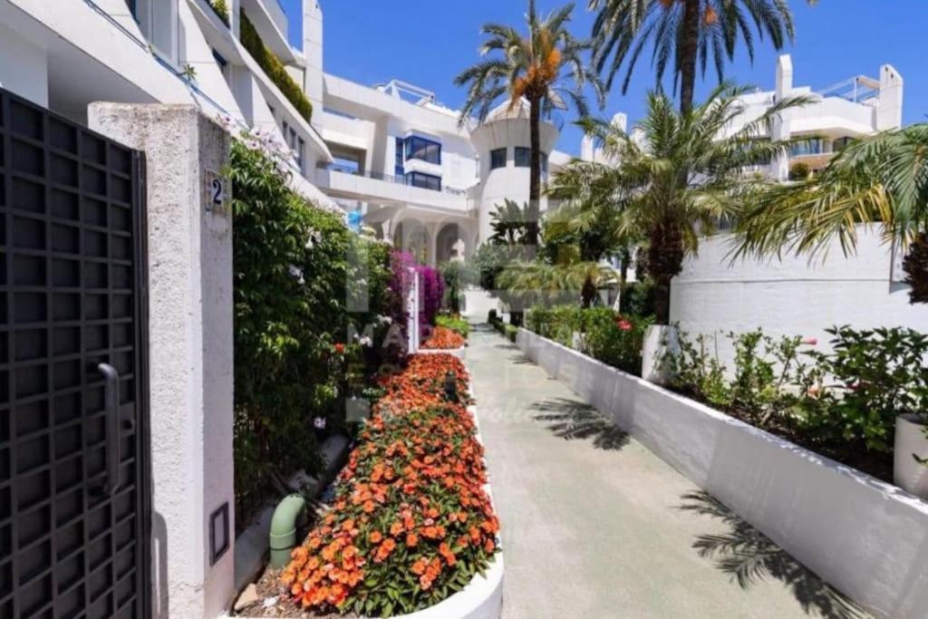 Beachside Apartment In Center Of Marbella Apartment