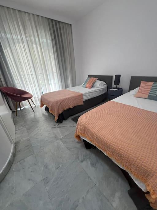 Beachside Apartment In Center Of Marbella