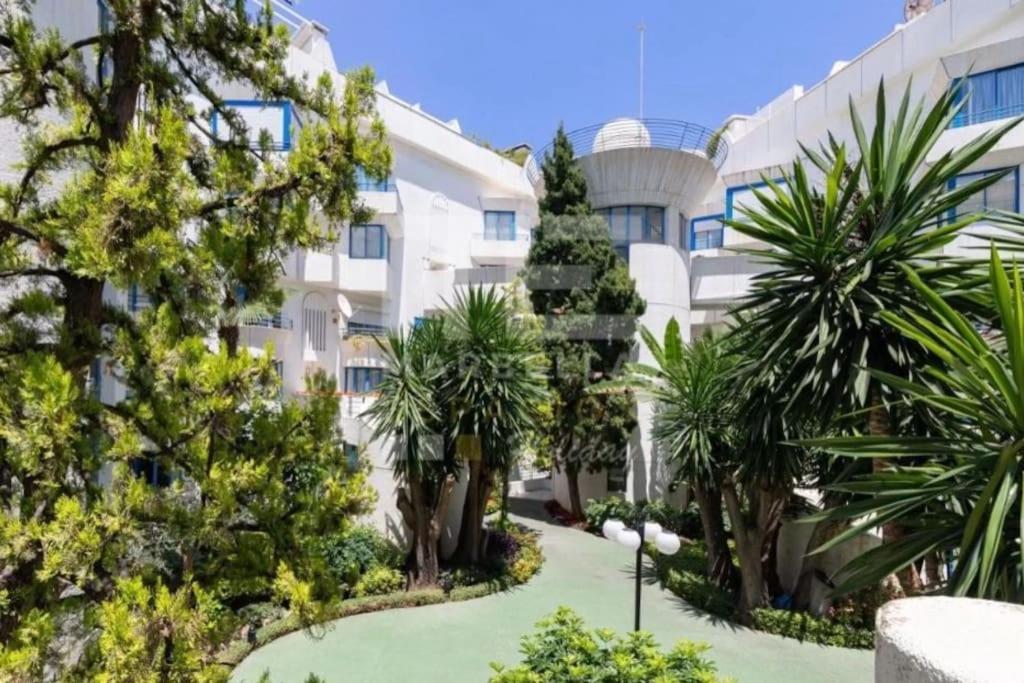 Beachside Apartment In Center Of Marbella *